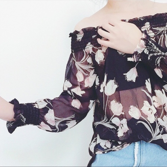 SmilingBear Tops - NWT chiffon pink floral off-shoulder top   